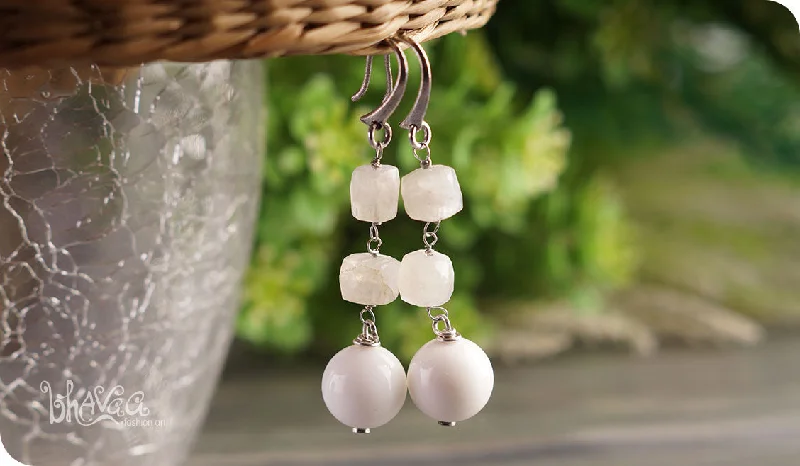 stylish pearl earrings for women -Subtle Lustre M1-0105